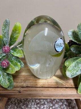 VTG Jellyfish Paperweight Hand Blown “Glow in the Dark”Dynasty Gallery